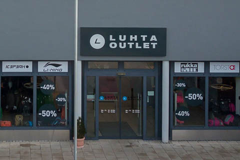 Eingang vom Luhta Outlet im Aicherpark Outlet
